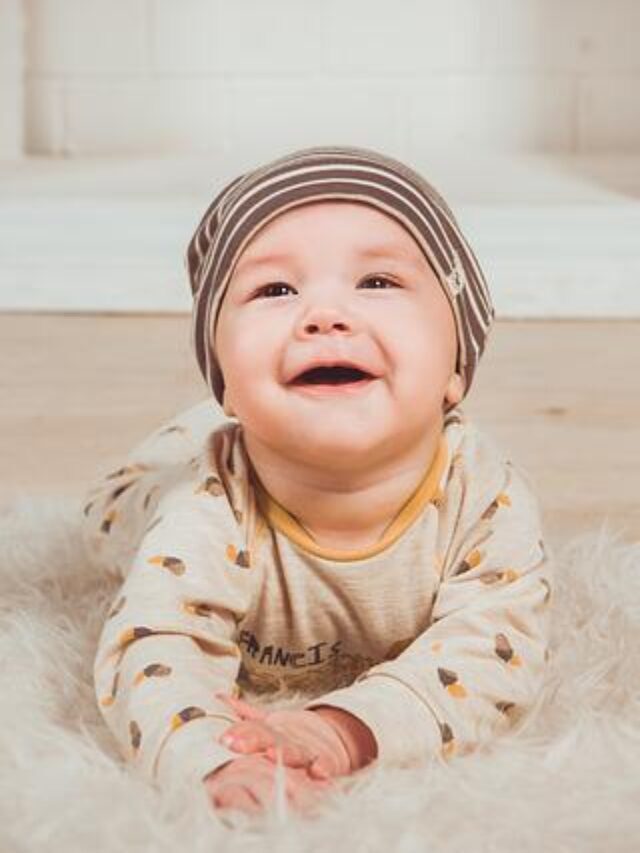 These Amazing Newborn Baby Poses Will Make You Smile!